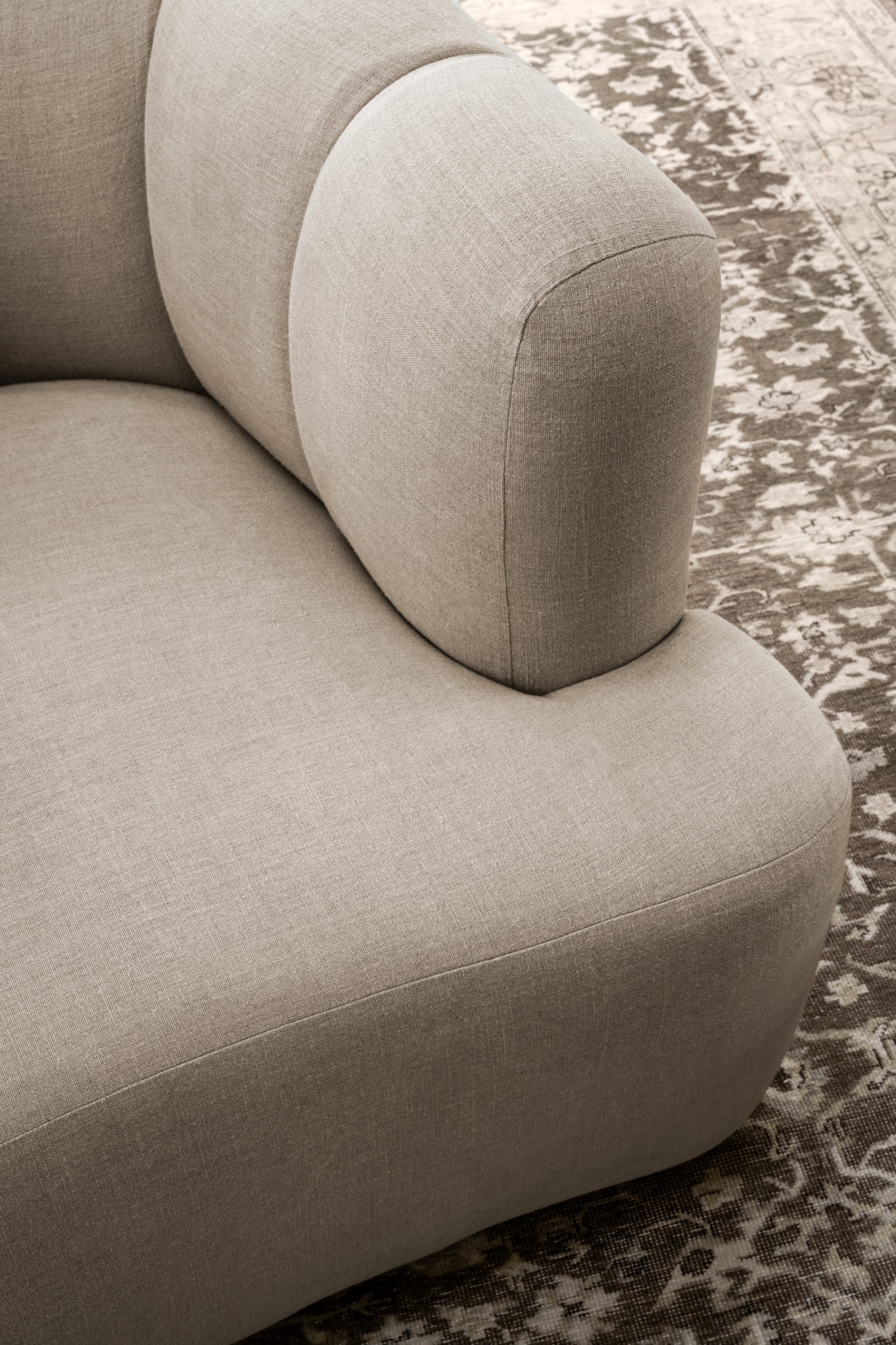 lounge chair with curved details